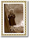 Jane Boatman Geller Holiday Photo Card - Chain Link (16610)