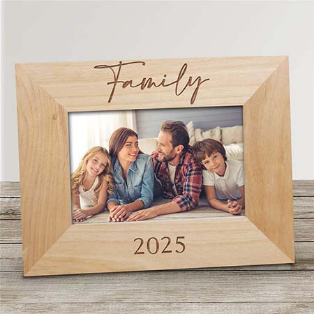 Engraved Family Static and Year Wooden Picture Frame